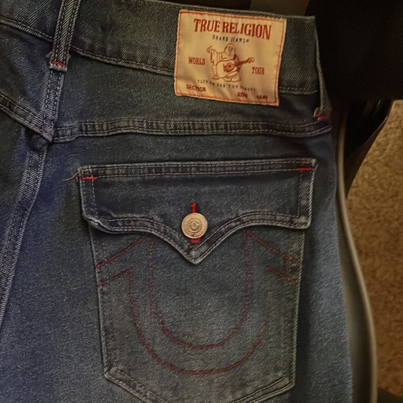 True religion 70$ worth 200$ - Picture 3 of 4